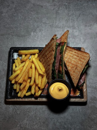 Сэндвич с ветчиной